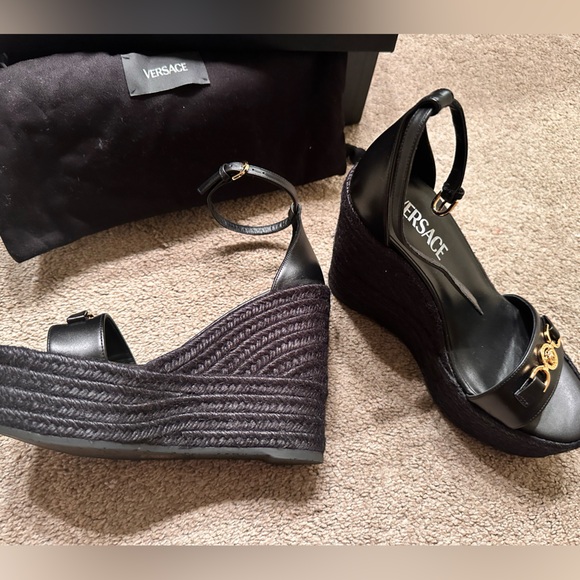 Versace Medusa ‘95 Leather Wedge Sandals size 36 - Picture 3 of 9